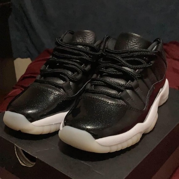 Lightly worn size 5y welcome to check them out before buying good conditions - Picture 3 of 4